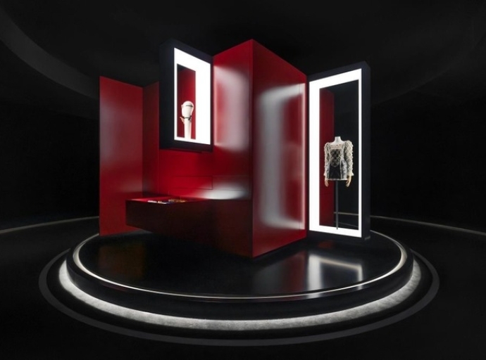 Gucci Cosmos Exhibition: A Journey Through Time and Design in London